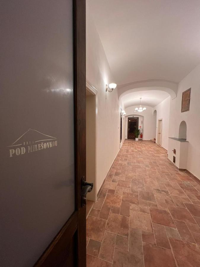 Penzion Fara Pod Milesovkou Velemin Экстерьер фото